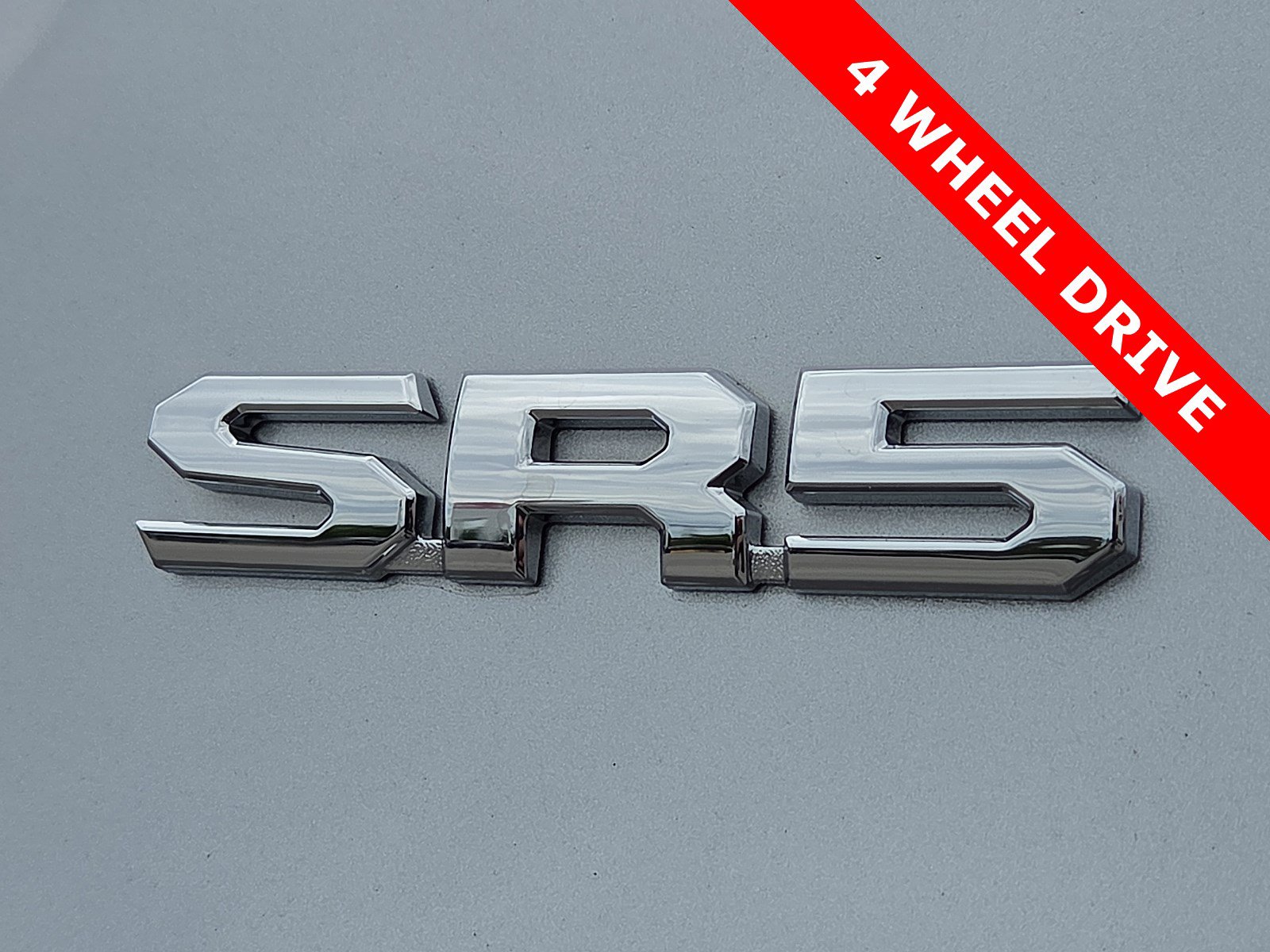 Used 2025 Toyota Tacoma SR5 AWD/4WD image 8