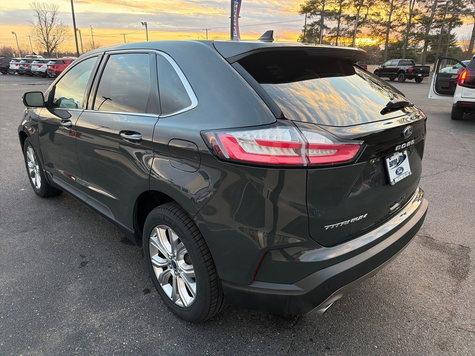 Used 2021 Ford Edge Titanium w/ Cargo Accessory Package image 7