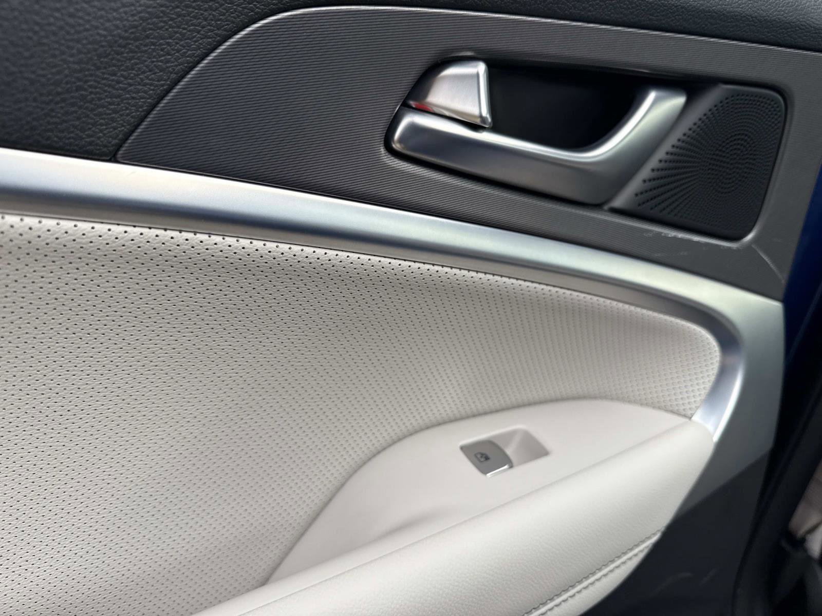 Used 2024 Genesis G70 2.5T w/ Sport Prestige Package image 12