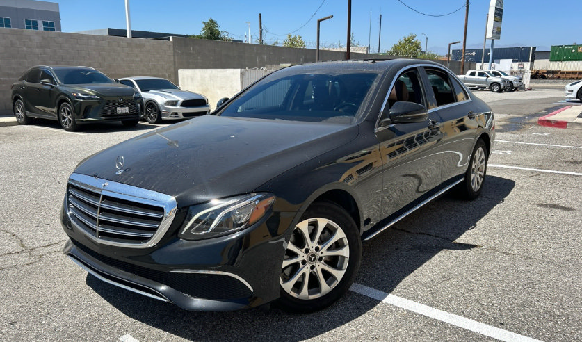 Used 2019 Mercedes-Benz E 300 image 1