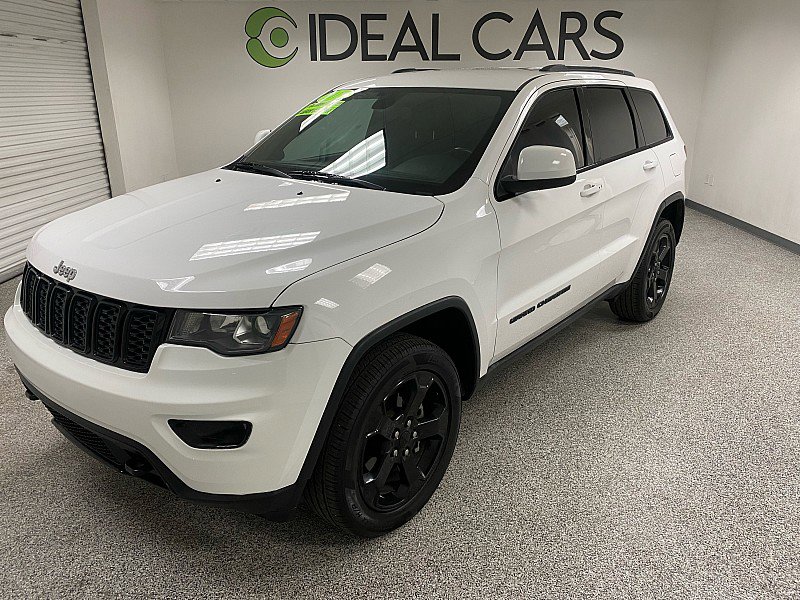 Used 2019 Jeep Grand Cherokee Laredo image 1