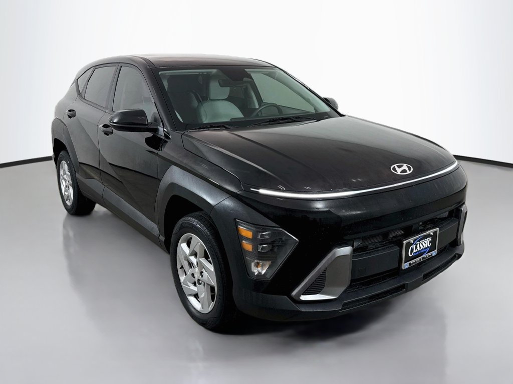 Used 2024 Hyundai Kona SE AWD/4WD image 1