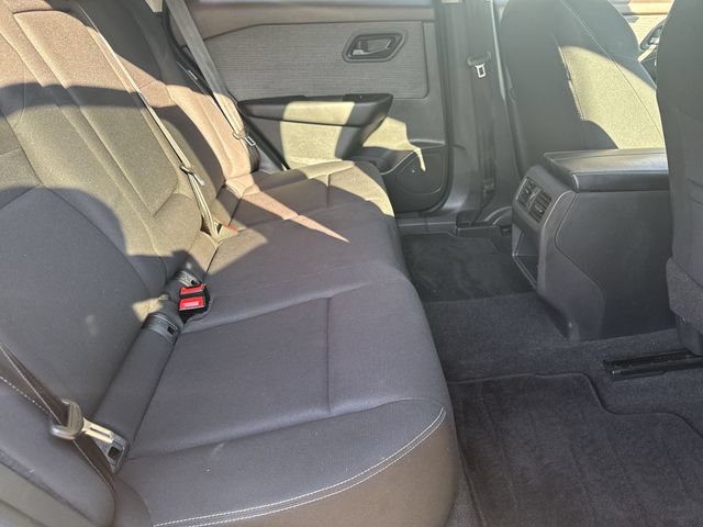 Used 2023 Nissan Rogue S AWD/4WD image 26