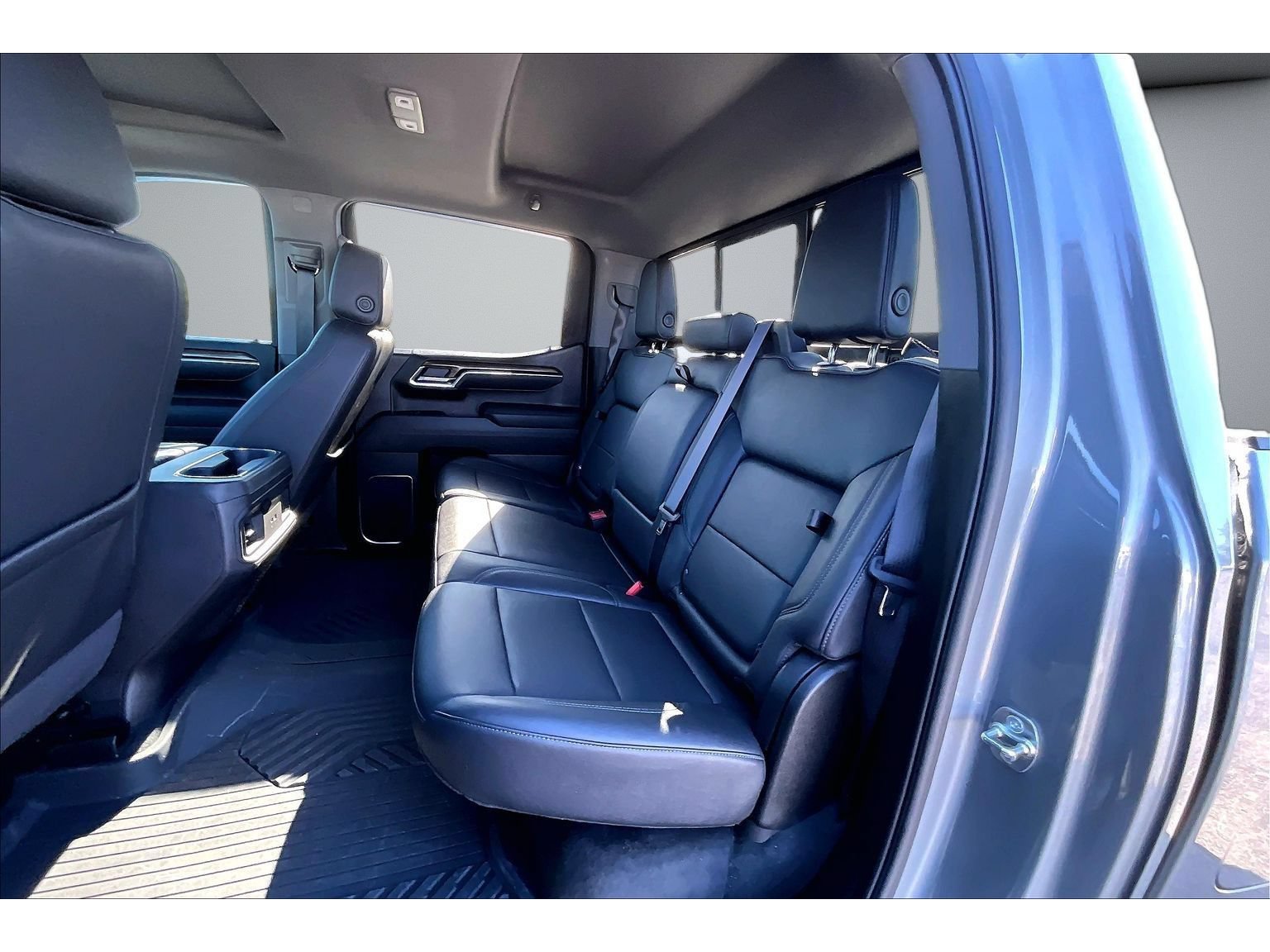 Used 2025 Chevrolet Silverado 1500 LT Trail Boss w/ Convenience Package II AWD/4WD image 34