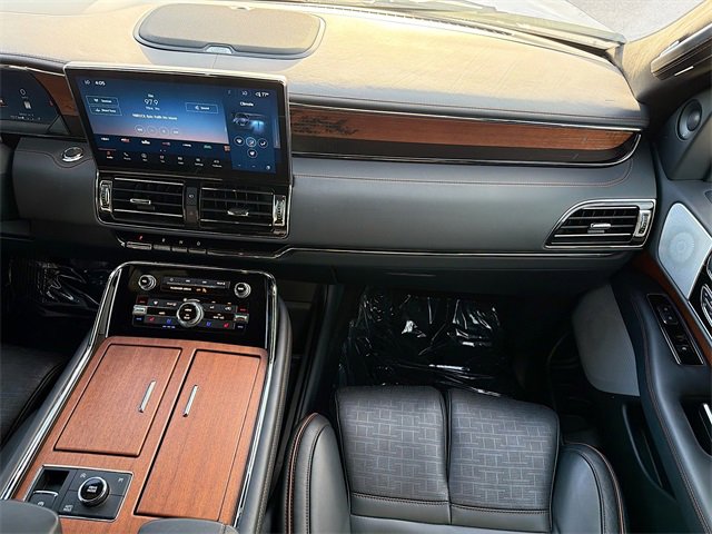 Used 2024 Lincoln Navigator Black Label image 19