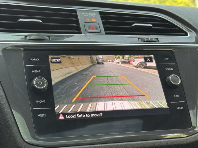 Used 2023 Volkswagen Tiguan SE w/ Panoramic Sunroof Package AWD/4WD image 12