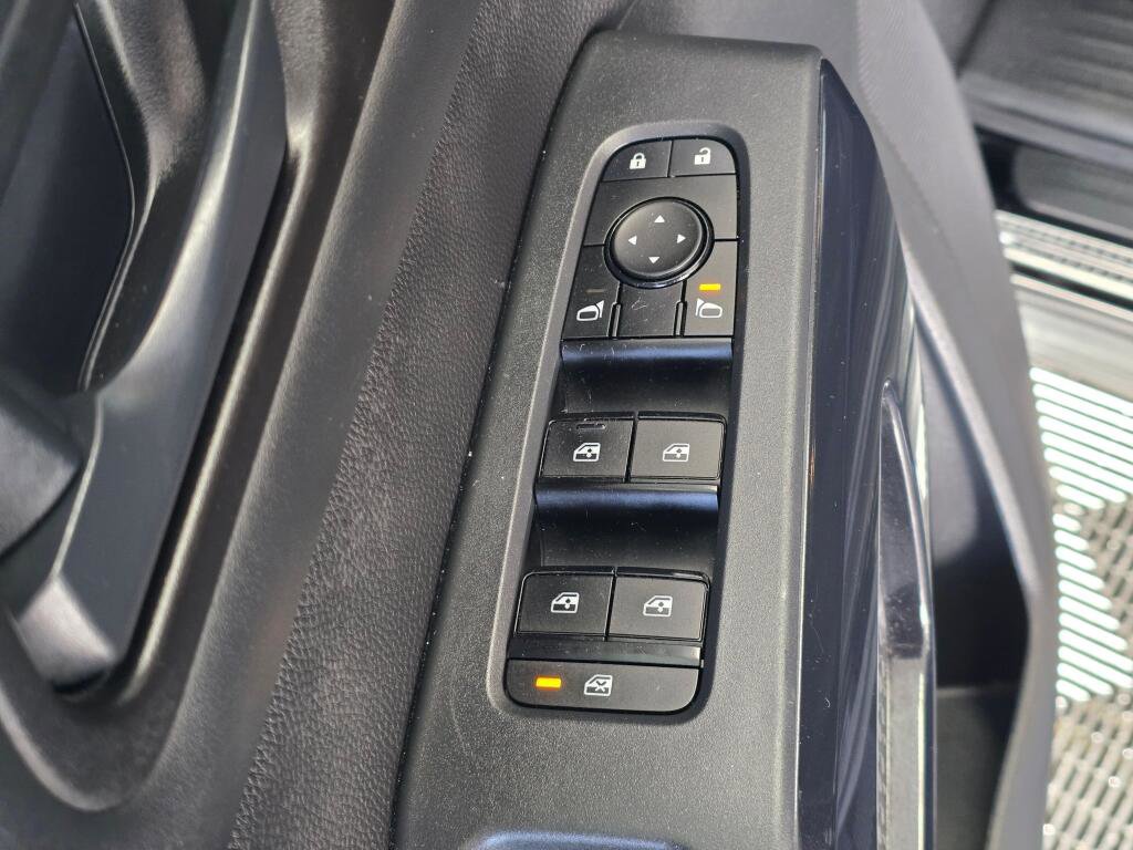 Used 2025 Nissan Pathfinder SV image 20