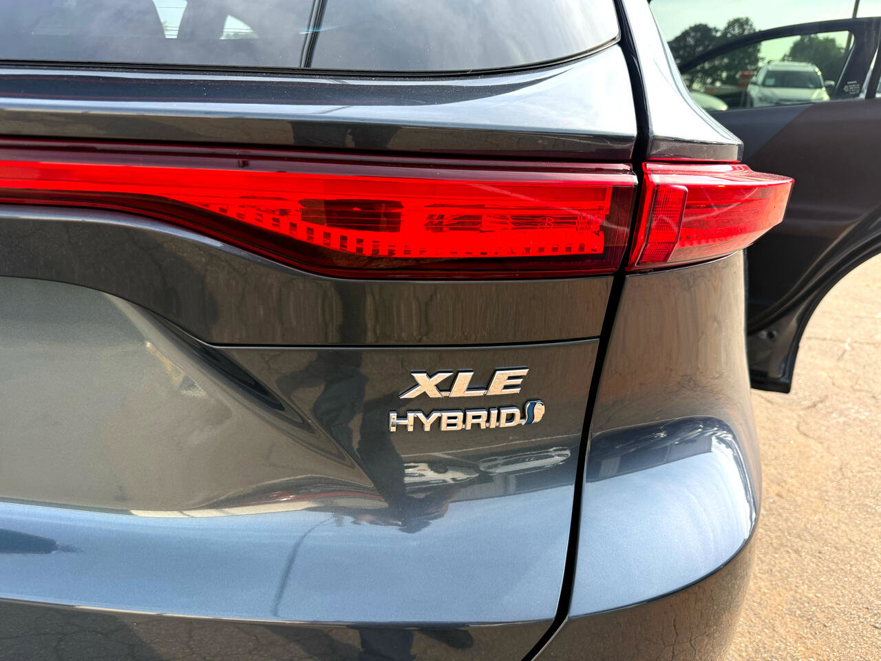 Used 2021 Toyota Venza XLE w/ Softex Package image 4