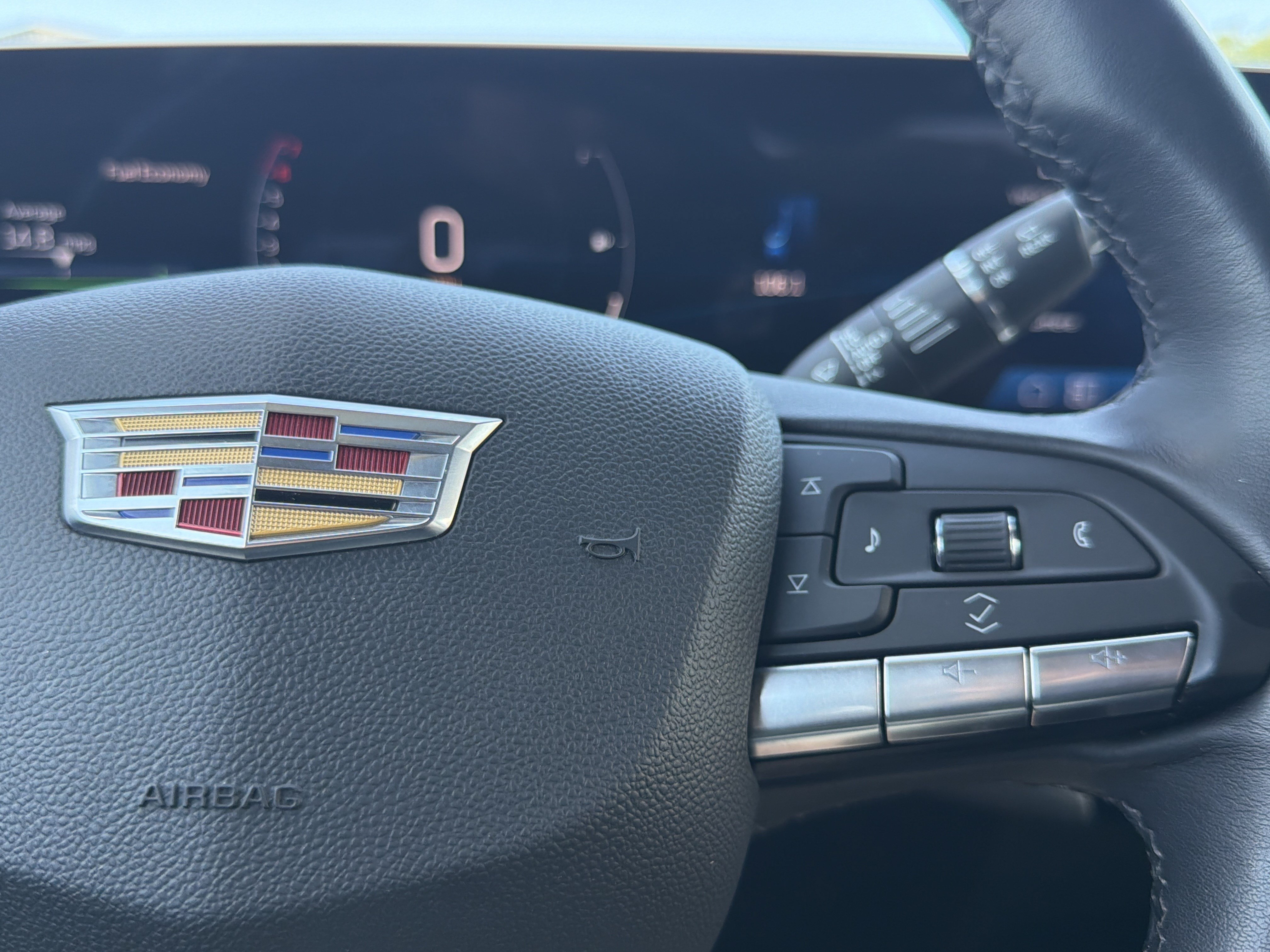 Used 2025 Cadillac XT4 Premium Luxury FWD image 29
