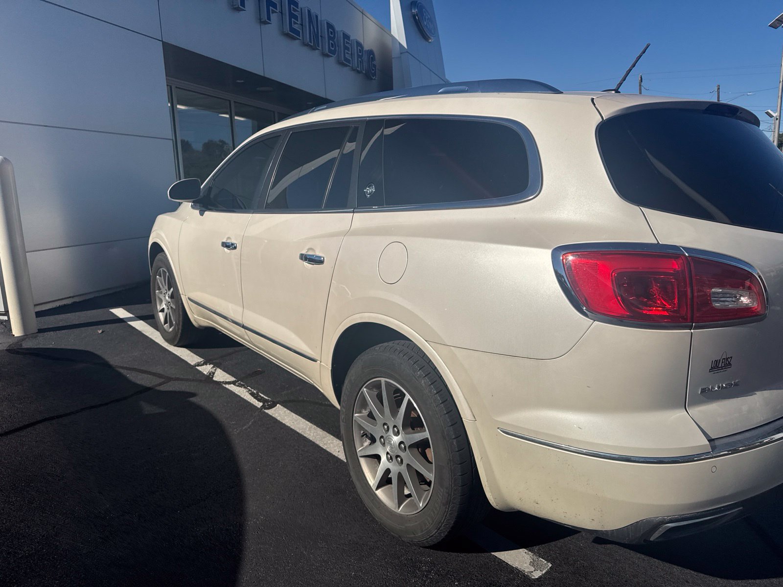 Used 2014 Buick Enclave Leather FWD image 5