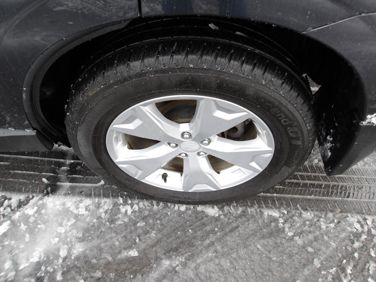 Used 2015 Subaru Forester 2.5i Premium w/ All-Weather Package image 26