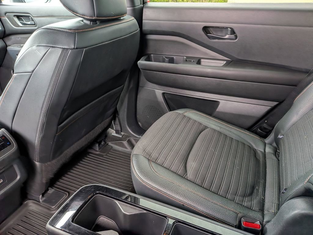 Used 2024 Nissan Pathfinder Rock Creek AWD/4WD image 33