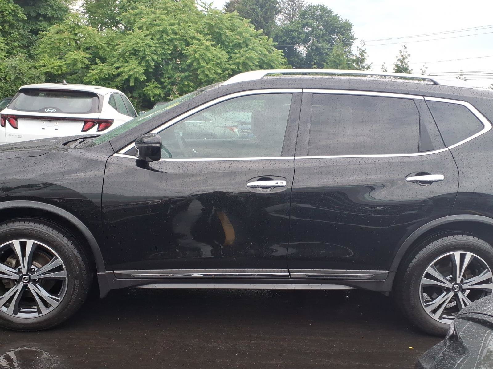 Used 2017 Nissan Rogue SL w/ SL Premium Package AWD/4WD image 9