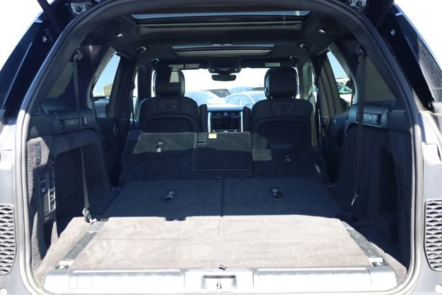 Used 2024 Land Rover Discovery Dynamic SE image 32