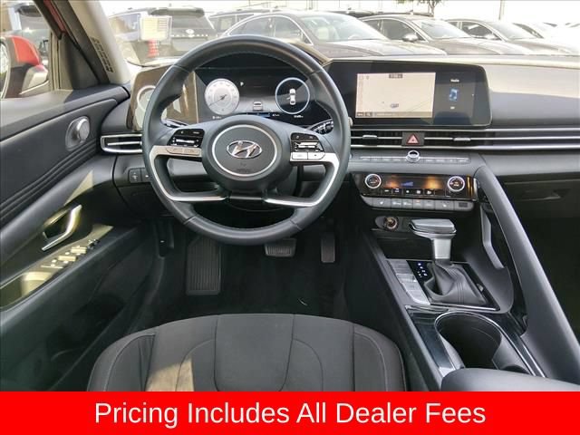 Used 2023 Hyundai Elantra SEL w/ Convenience Package FWD image 10