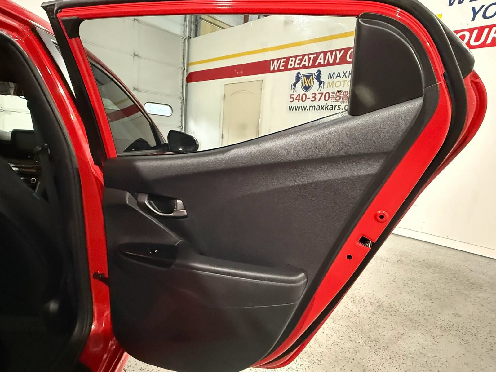Used 2019 Hyundai Veloster 2.0 FWD image 29