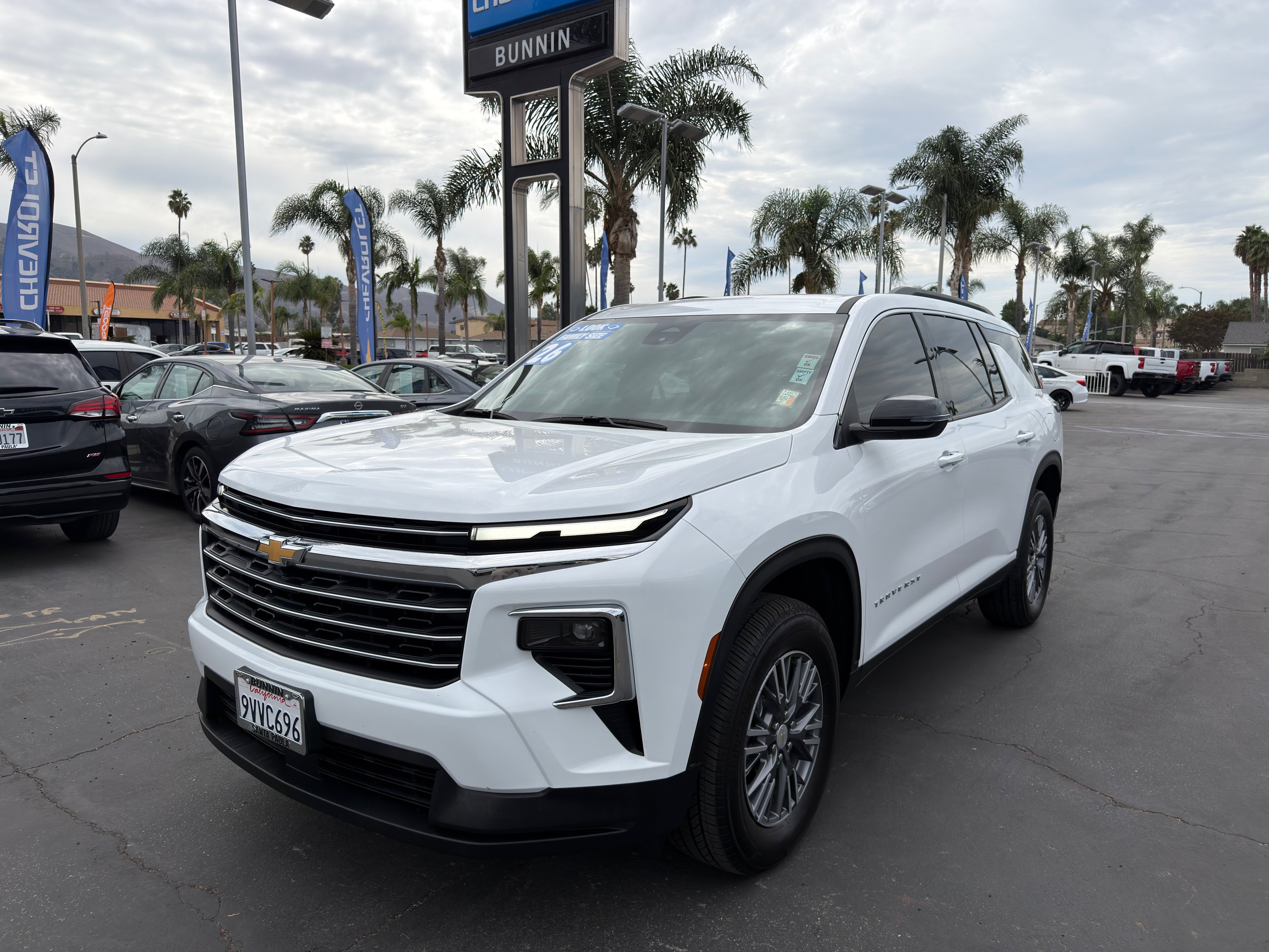 Used 2026 Chevrolet Traverse LT FWD image 4