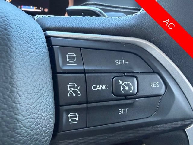 Used 2023 Jeep Grand Cherokee Laredo w/ Luxury Tech Group I AWD/4WD image 35