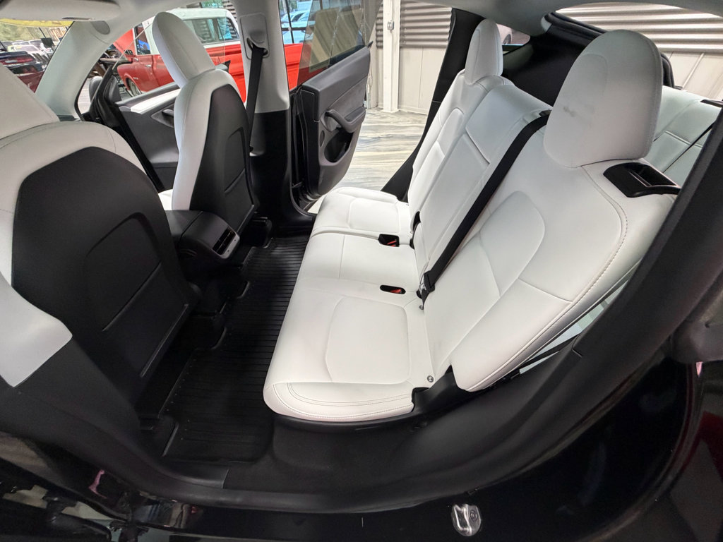 Used 2022 Tesla Model Y Long Range image 47