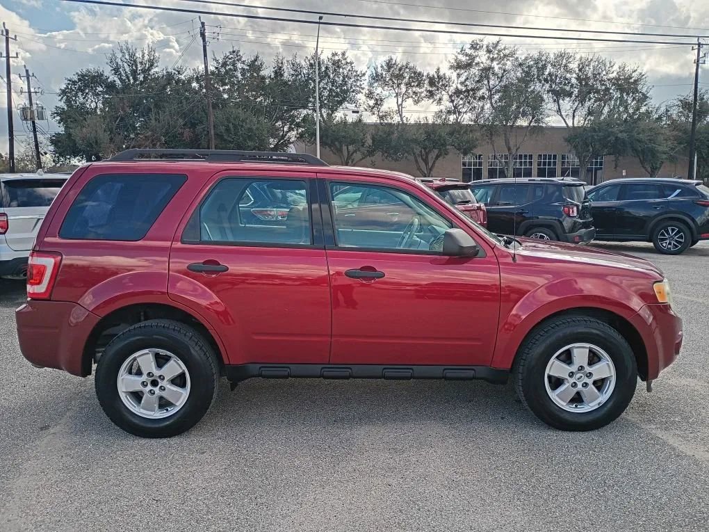 Used 2009 Ford Escape XLS image 6