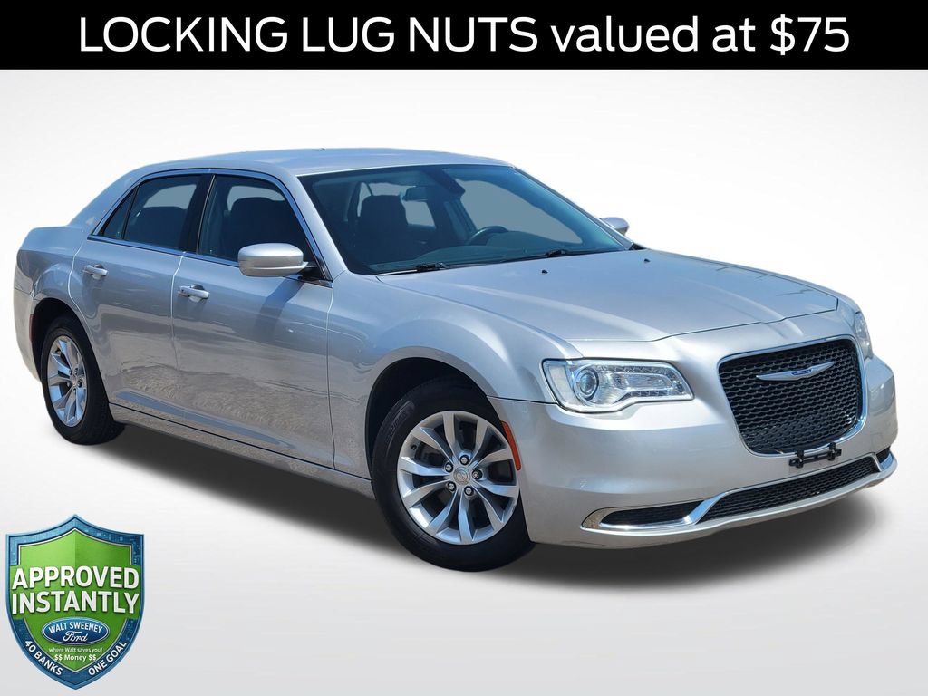 Used 2021 Chrysler 300 Touring RWD image 1