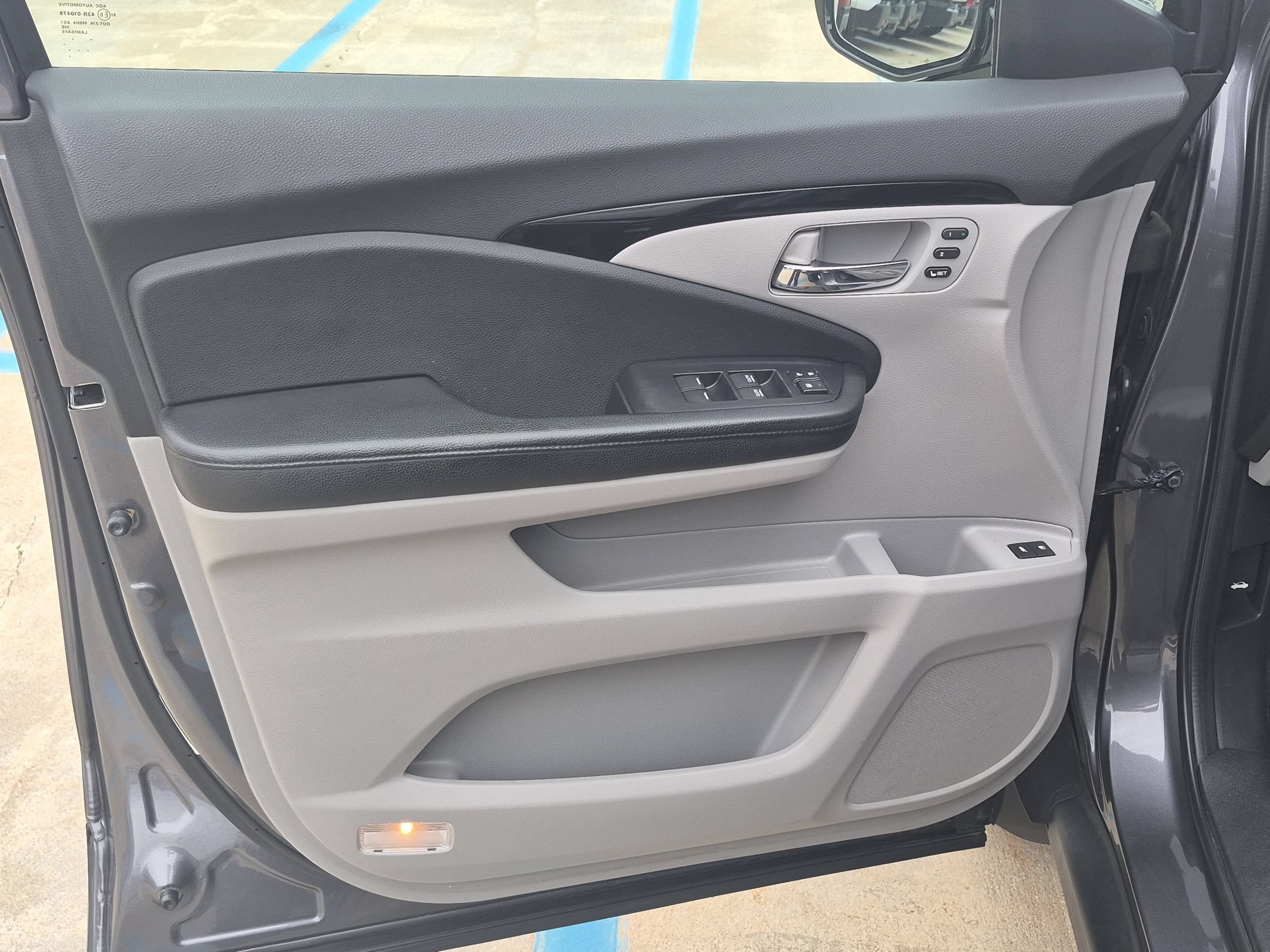 Used 2016 Honda Pilot Touring image 13
