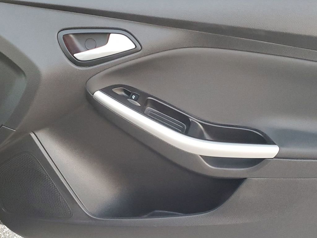 Used 2014 Ford Focus SE w/ Equipment Group 201A image 42