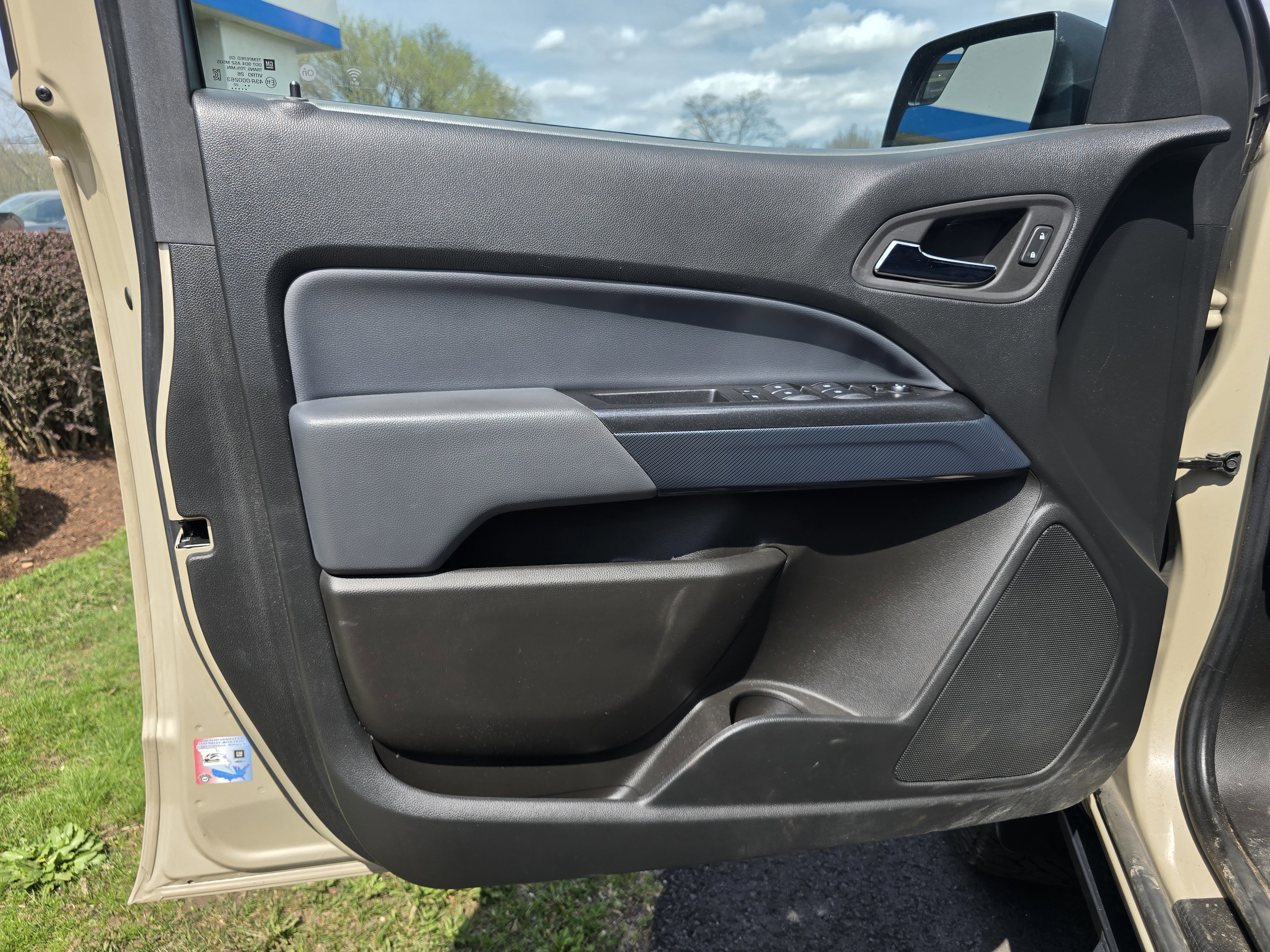 Used 2022 Chevrolet Colorado Z71 image 17