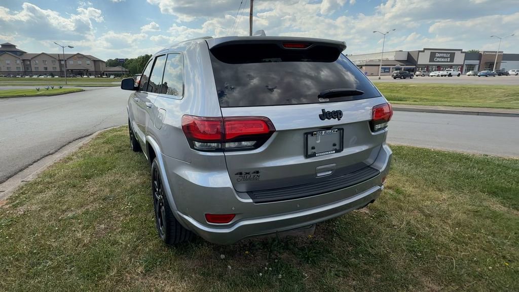Used 2021 Jeep Grand Cherokee Laredo X AWD/4WD image 5