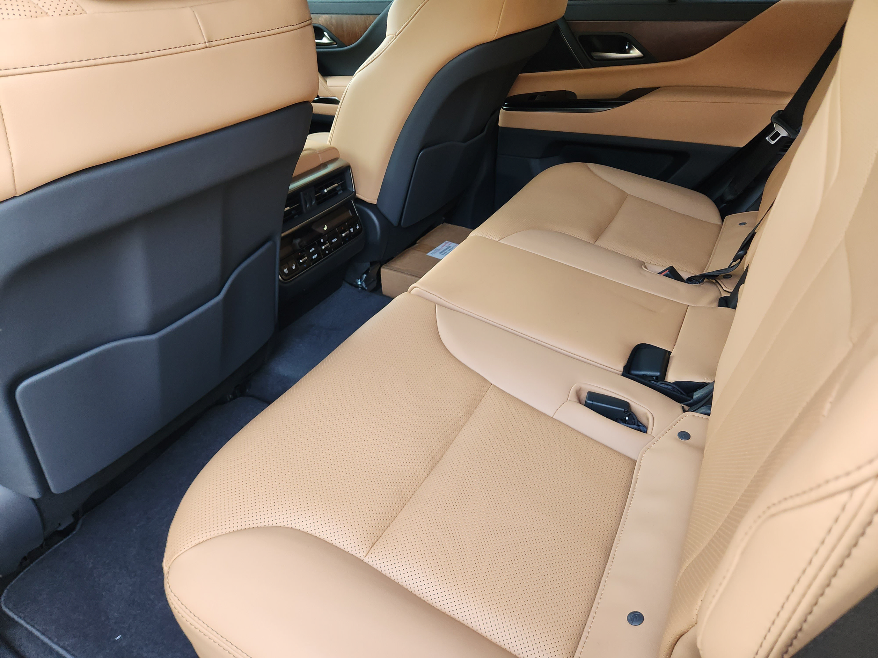 New 2026 Lexus LX 600 4WD w/ Premium Package image 21
