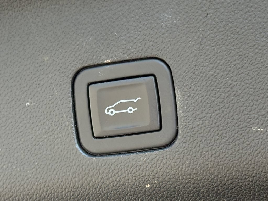 Used 2023 GMC Yukon XL Denali w/ LPO, Floor Liner Package AWD/4WD image 49