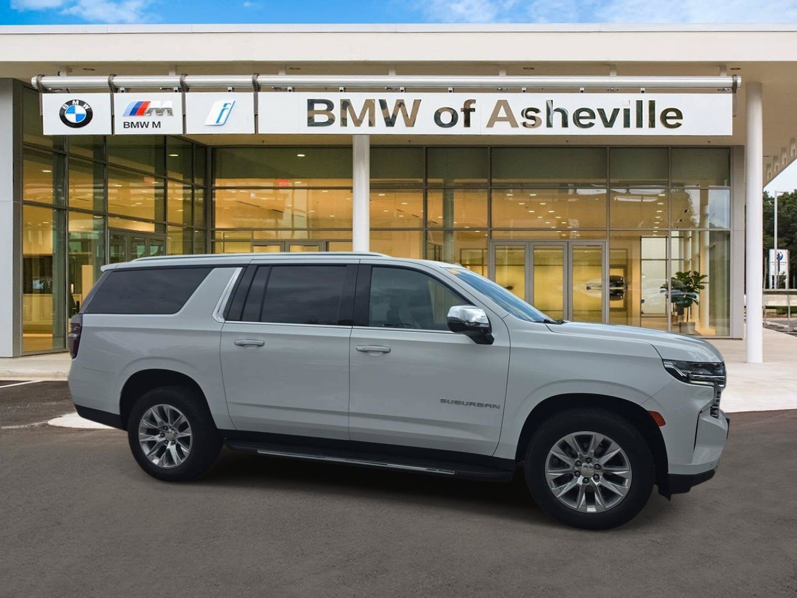 Used 2022 Chevrolet Suburban Premier AWD/4WD image 1