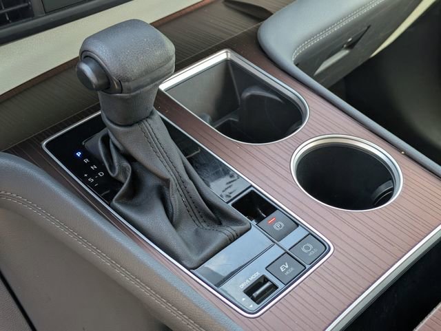 Used 2024 Toyota Sienna LE image 25