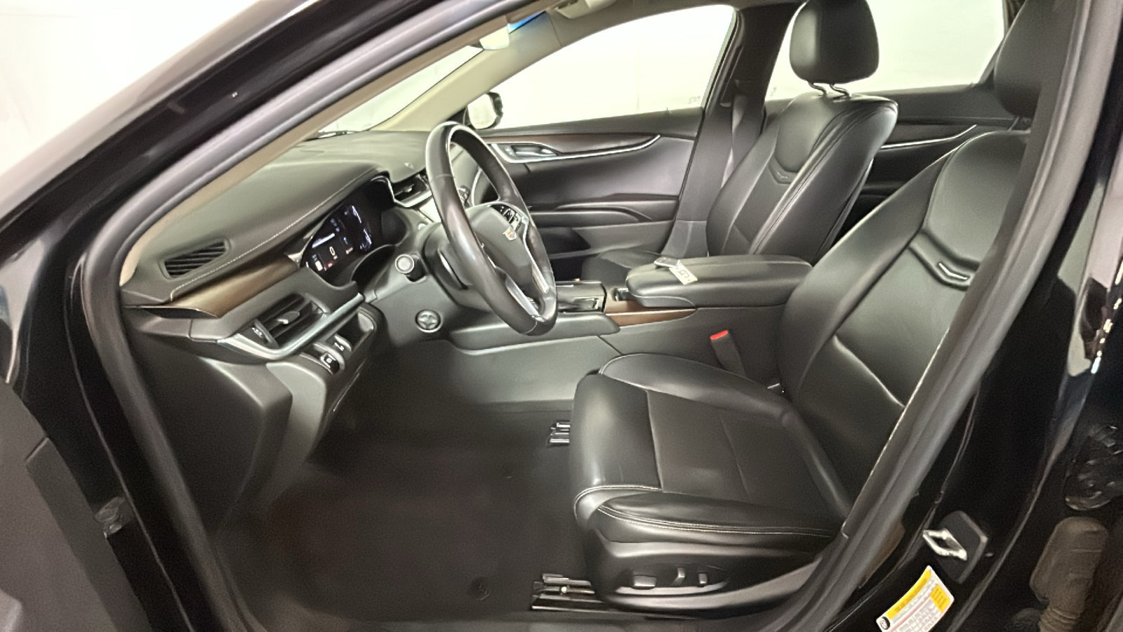 Used 2019 Cadillac XTS Luxury FWD image 13