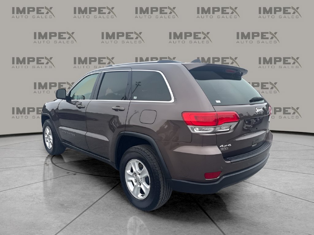 Used 2017 Jeep Grand Cherokee Laredo w/ Quick Order Package 23E AWD/4WD image 3
