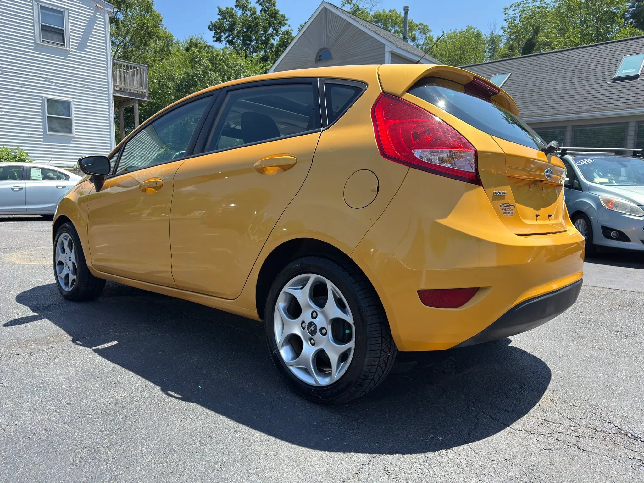 Used 2011 Ford Fiesta SES FWD image 5