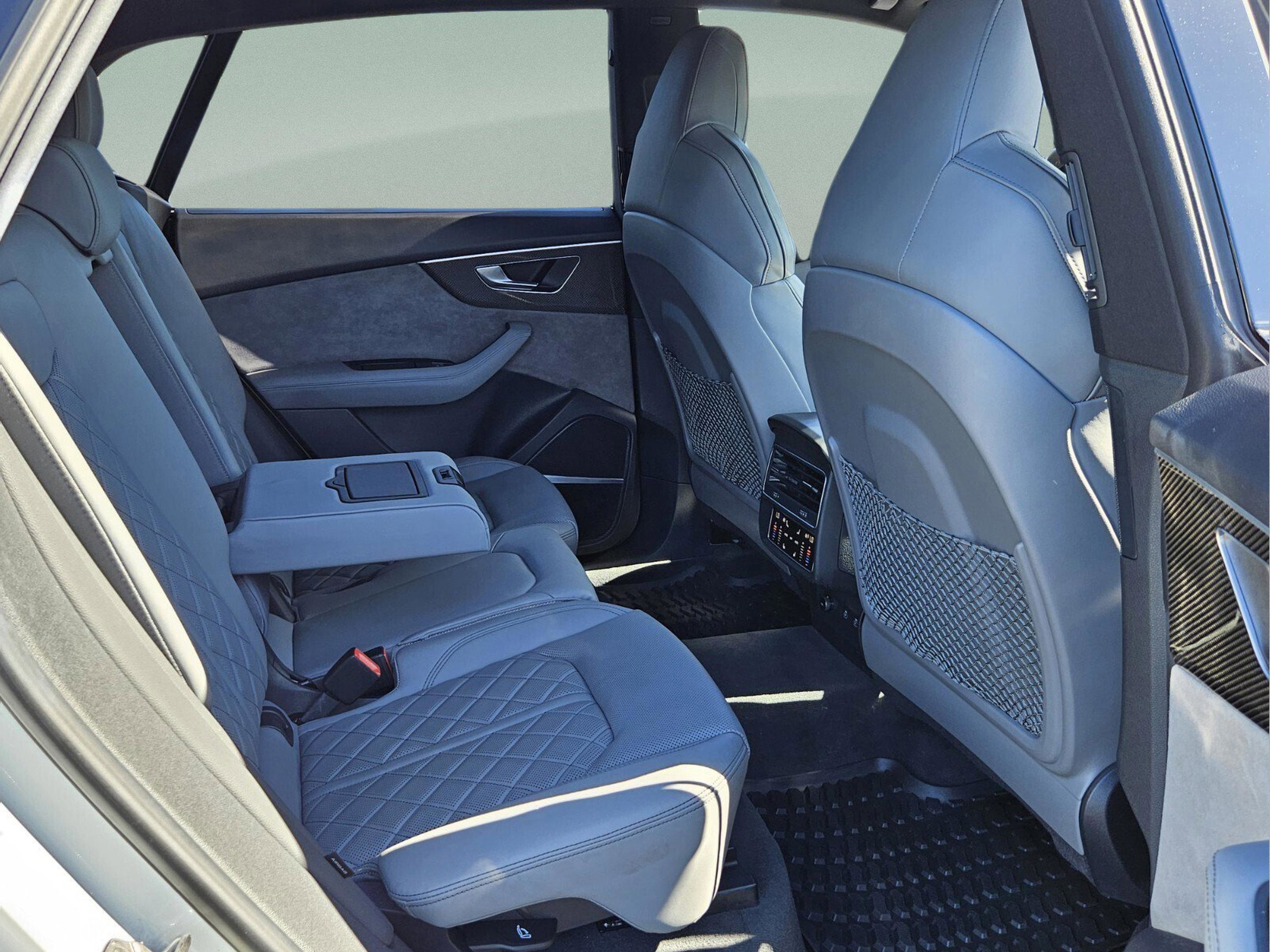 Used 2022 Audi SQ8 Prestige w/ Prestige Package image 34