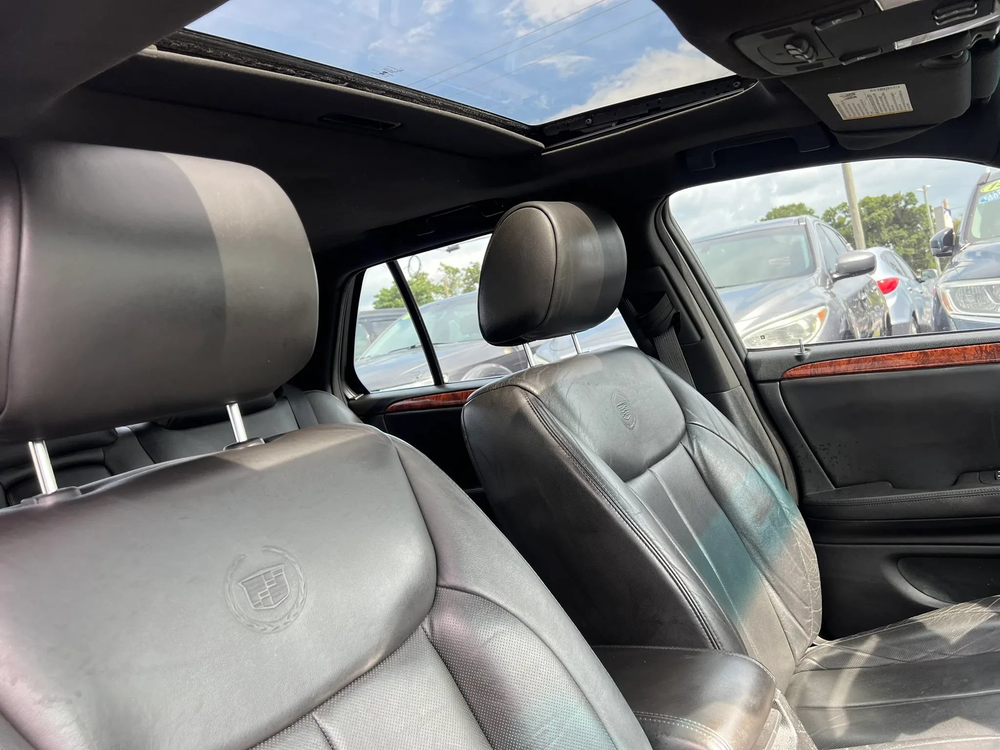 Used 2007 Cadillac DTS Luxury I w/ Sun And Navigation Package FWD image 18