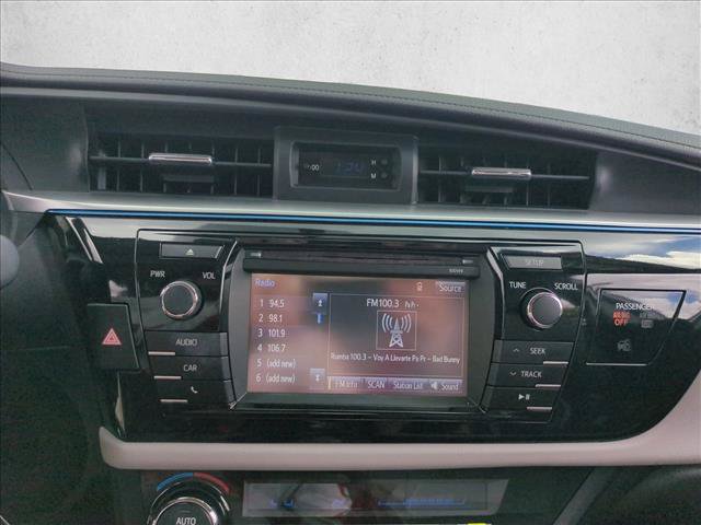 Used 2015 Toyota Corolla LE FWD image 14