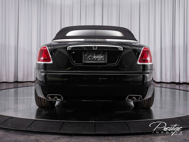 Used 2018 Rolls-Royce Dawn image 16