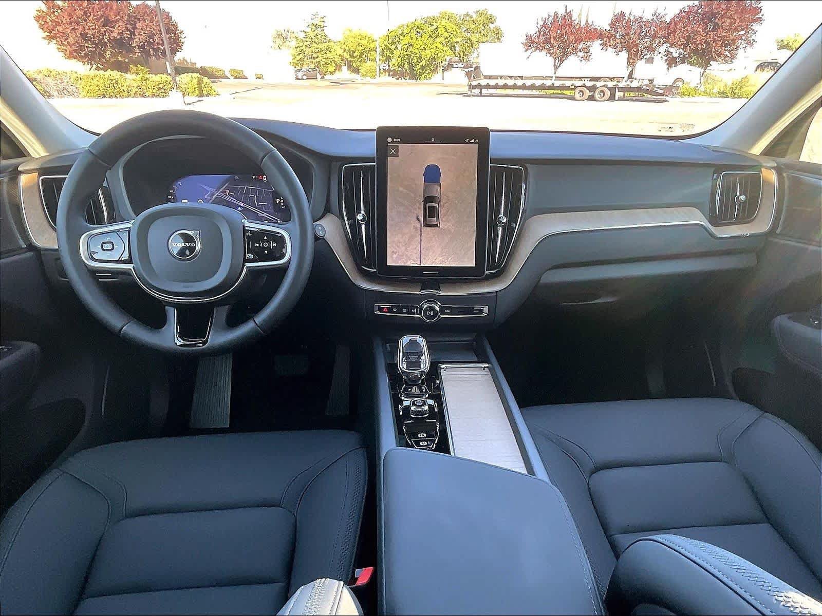 New 2026 Volvo XC60 T8 Plus w/ Climate Package PRO AWD/4WD image 7