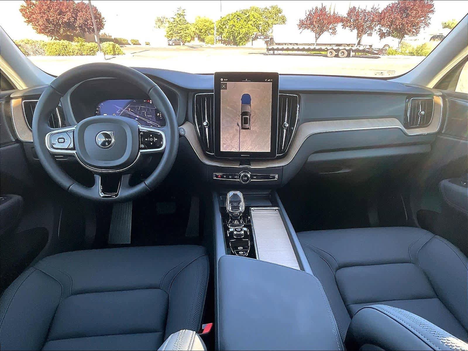 New 2026 Volvo XC60 T8 Plus w/ Climate Package PRO AWD/4WD image 7