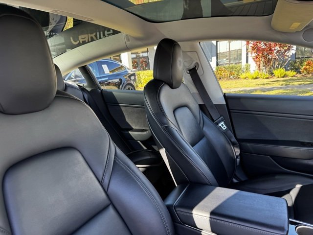 Used 2018 Tesla Model 3 Mid Range image 14