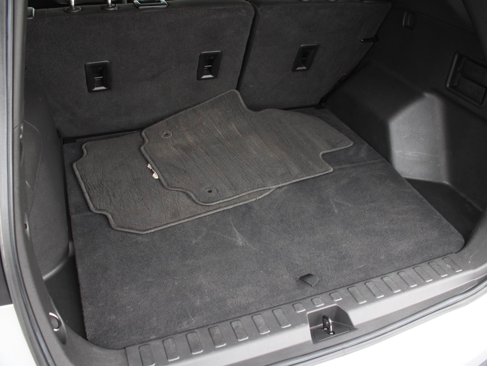 Used 2020 Chevrolet Equinox LT w/ Driver Convenience Package image 8