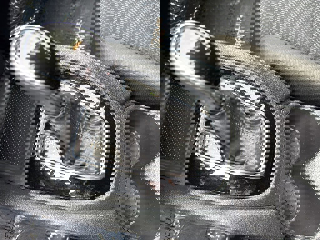 Used 2022 Nissan Rogue Sport S image 17