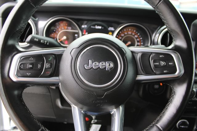 Used 2022 Jeep Wrangler Unlimited Sahara AWD/4WD image 17