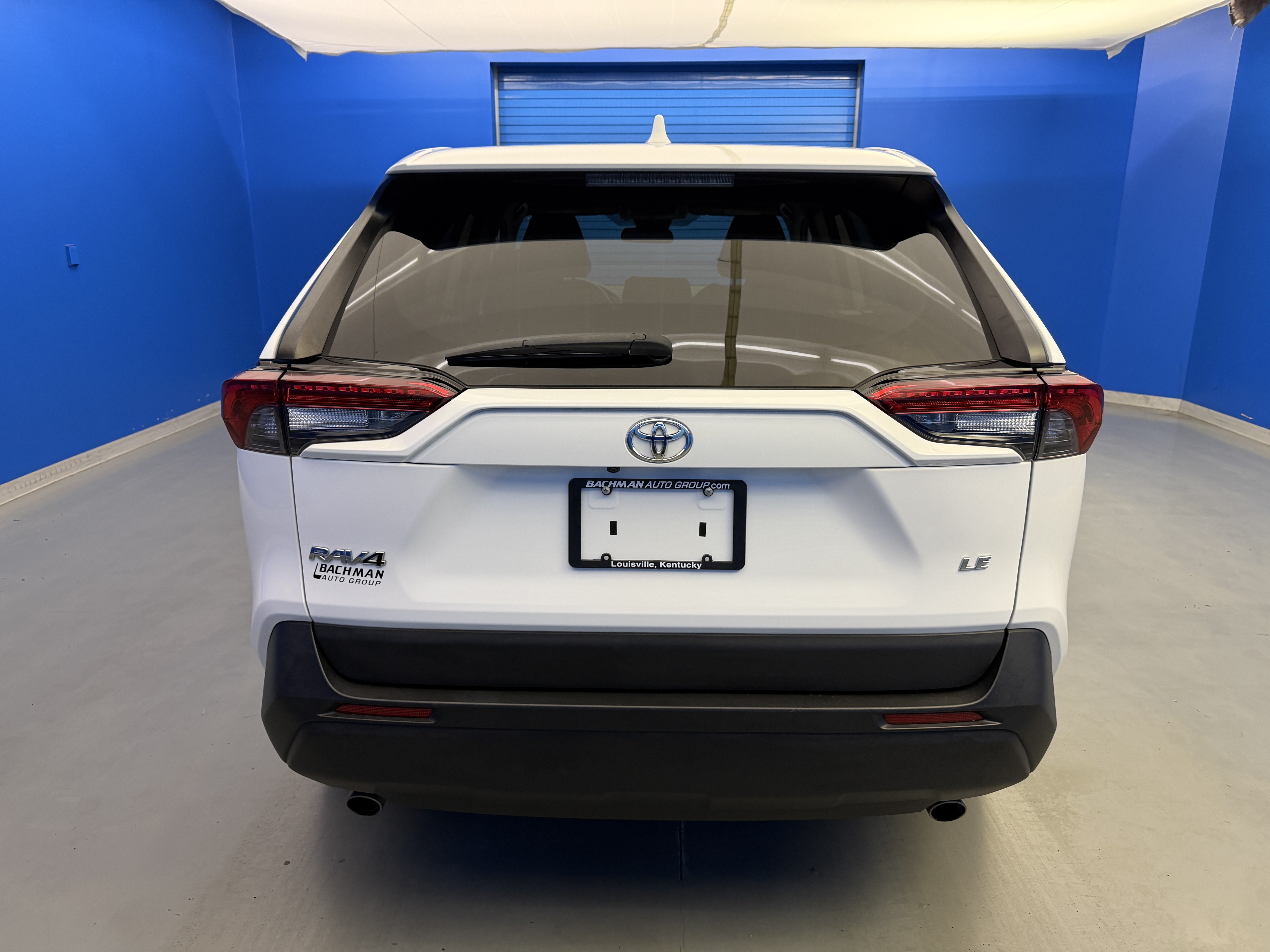Used 2022 Toyota RAV4 LE FWD image 6
