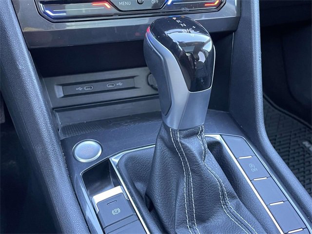 Used 2022 Volkswagen Tiguan SE image 40