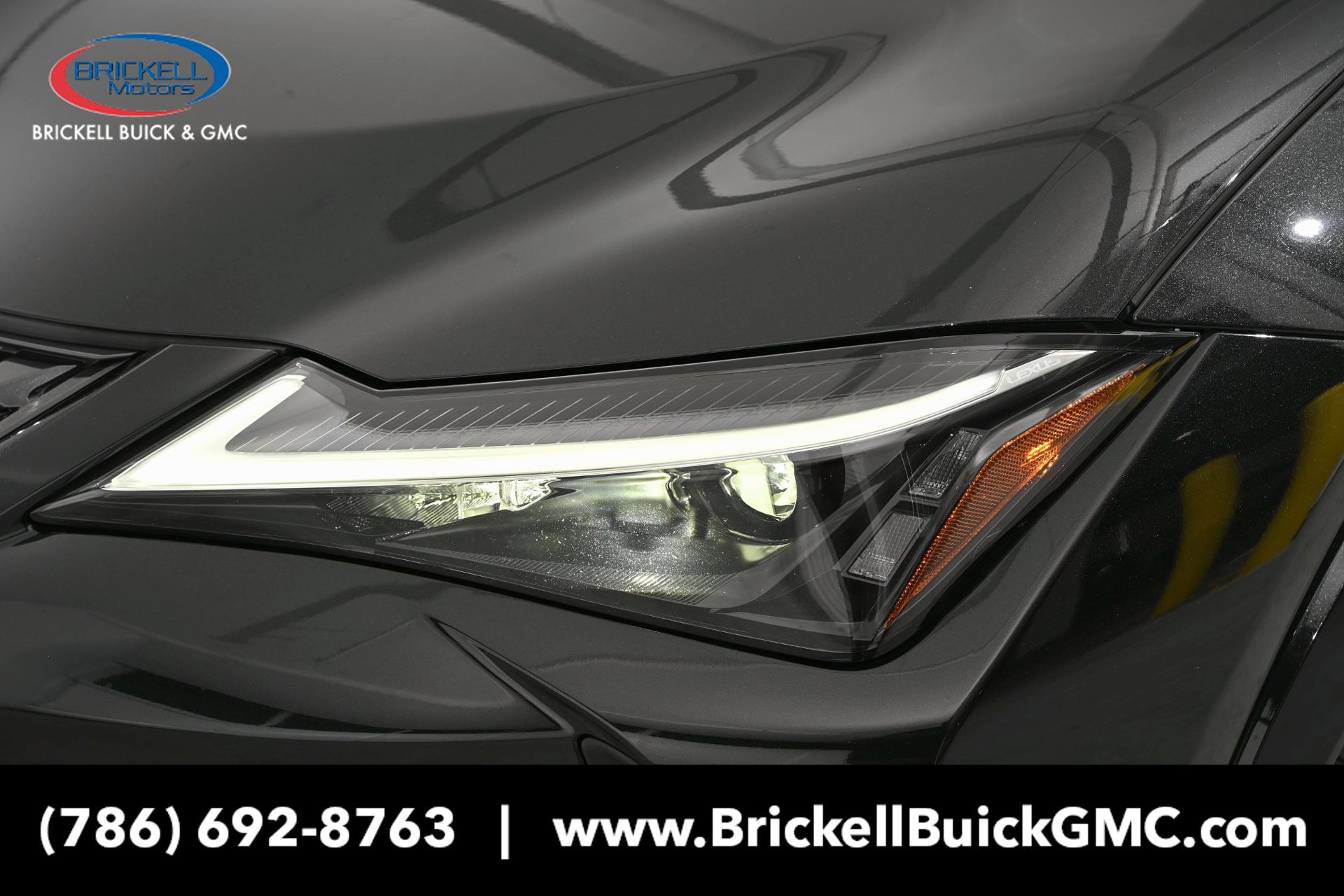 Used 2025 Lexus UX 300h FWD w/ Accessory Package (Z1) image 9