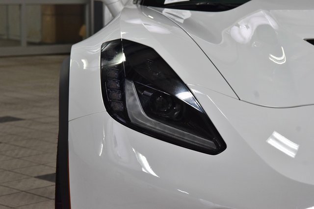 Used 2015 Chevrolet Corvette Z06 w/ 3LZ Preferred Equipment Group image 12
